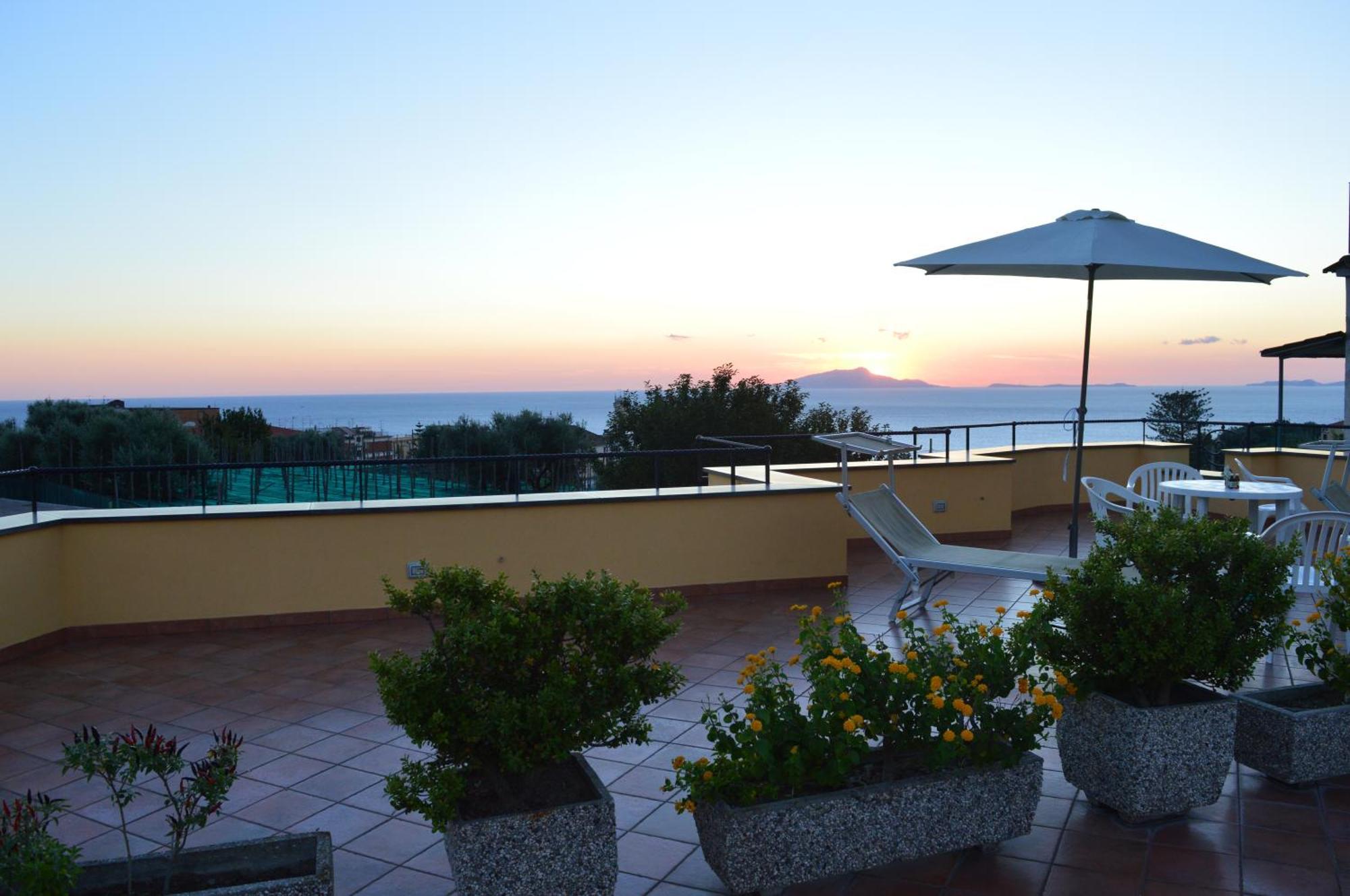 Mary'S Dream - Villa Overlooking Capri And Ischia In Sorrento Peninsula Маса Лубрензе Екстериор снимка
